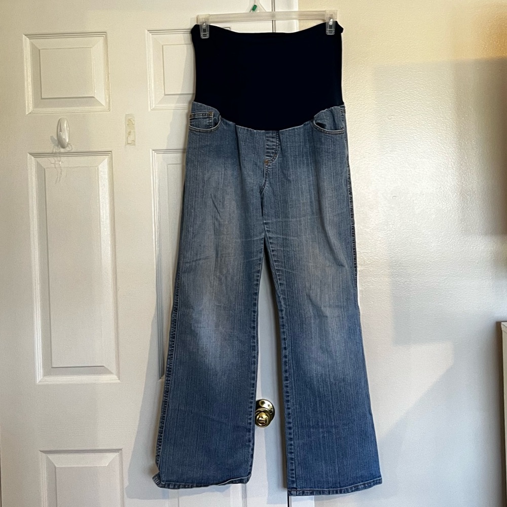 Maternity jeans, over belly
